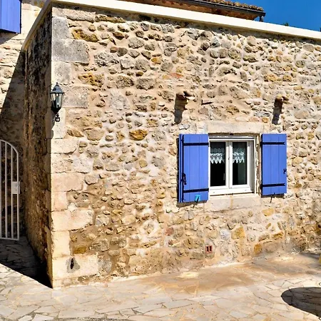 Holiday home Mas Chazel *